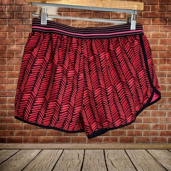 UNDER Armour Run Red Black Print Neon Pink HeatGear Shorts - Size small - Picture 2 of 3